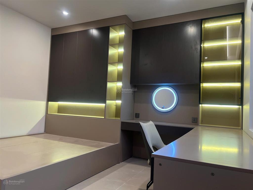 Nhà 5 tầng, mặt tiền đào duy từ, p. xuân hương  đà lạt