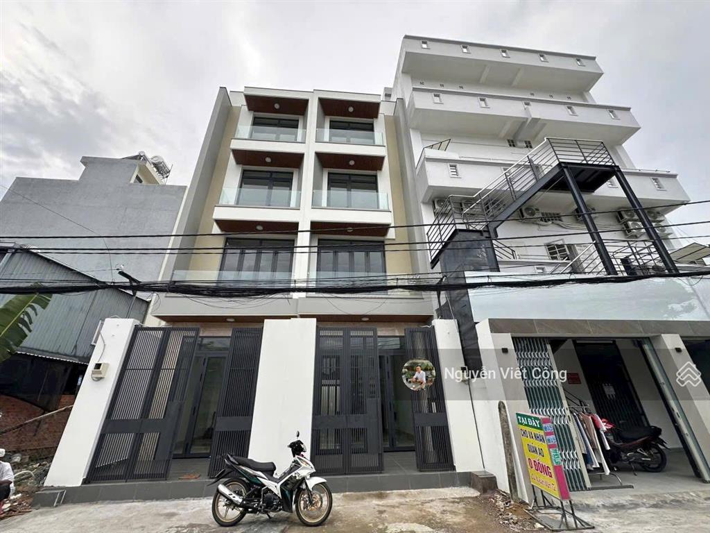 Bán căn nhà 5 lầu mặt tiền đường ngay phạm văn đồng chỉ 10,5 tỷ