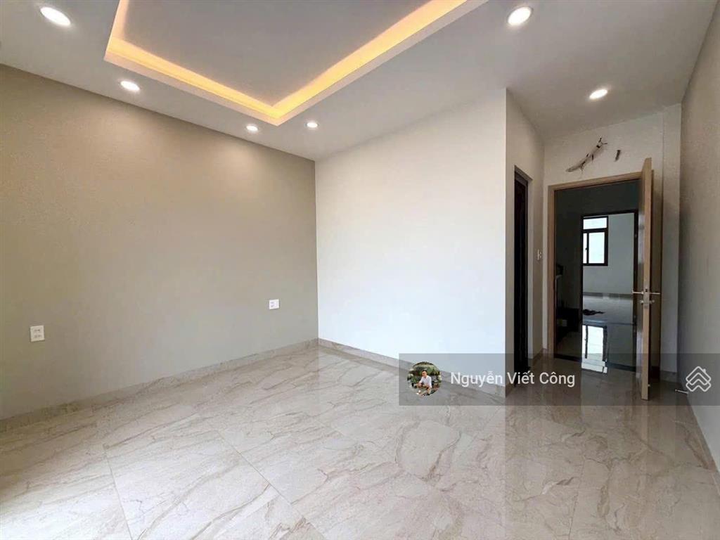 Bán căn nhà 5 lầu mặt tiền đường ngay phạm văn đồng chỉ 10,5 tỷ