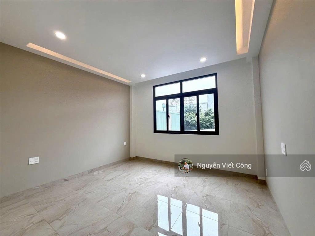 Bán căn nhà 5 lầu mặt tiền đường ngay phạm văn đồng chỉ 10,5 tỷ