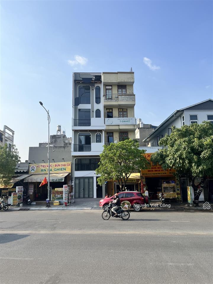 Bán nhà c4 mặt tiền đinh thi thi ngay cổng kđt vạn phúc city  hiệp bình phước.