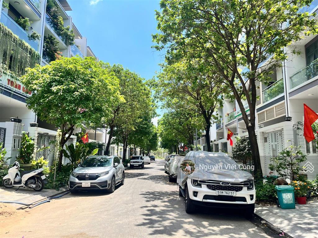 Nhà phố (5x23m) 1 hầm 4 lầu có thang máy tại kđt vạn phúc city  p. hiệp bình  tp. hcm