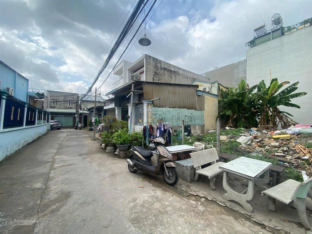 Bán nhà cấp 4 hẻm xe tải ngay quốc lộ 13, đường số 10, hiệp bình phước