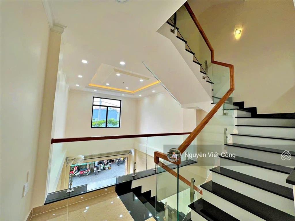 Nhà 3 tầng mới đẹp | hiệp bình phước | 4,1x20m | hẻm ô tô 6m | sát mặt tiền quốc lộ 13 | chỉ 6.3 tỷ