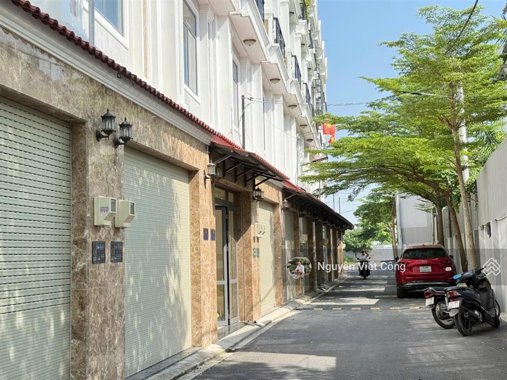 Nhà 3 tầng mới đẹp | hiệp bình phước | 4,1x20m | hẻm ô tô 6m | sát mặt tiền quốc lộ 13 | chỉ 6.3 tỷ