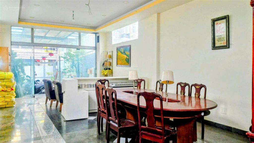Bán nhà chdv | 210m2 | mt ql13 thủ đức | 4 tầng có thang máy | dòng tiền 600tr/năm | hiệp bình