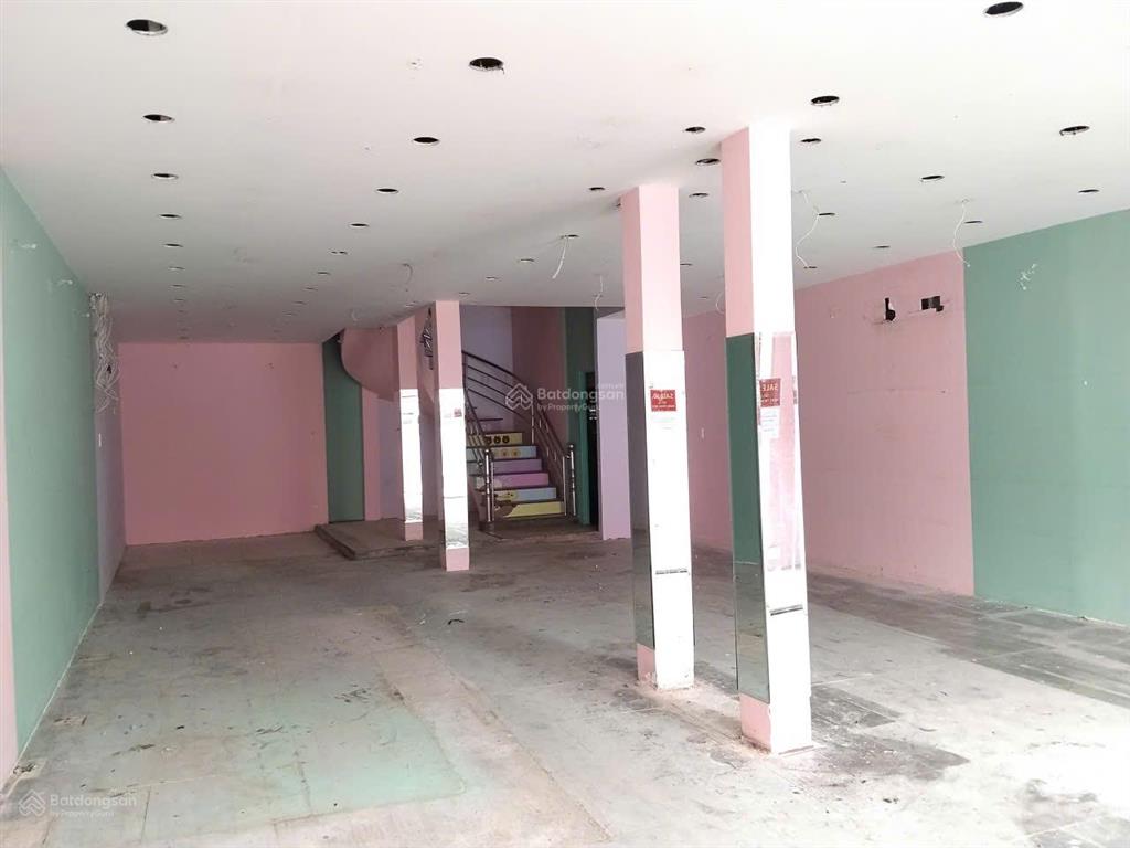 Nhà nguyên căn, mặt tiền đường phạm hùng (chánh hưng cũ).
