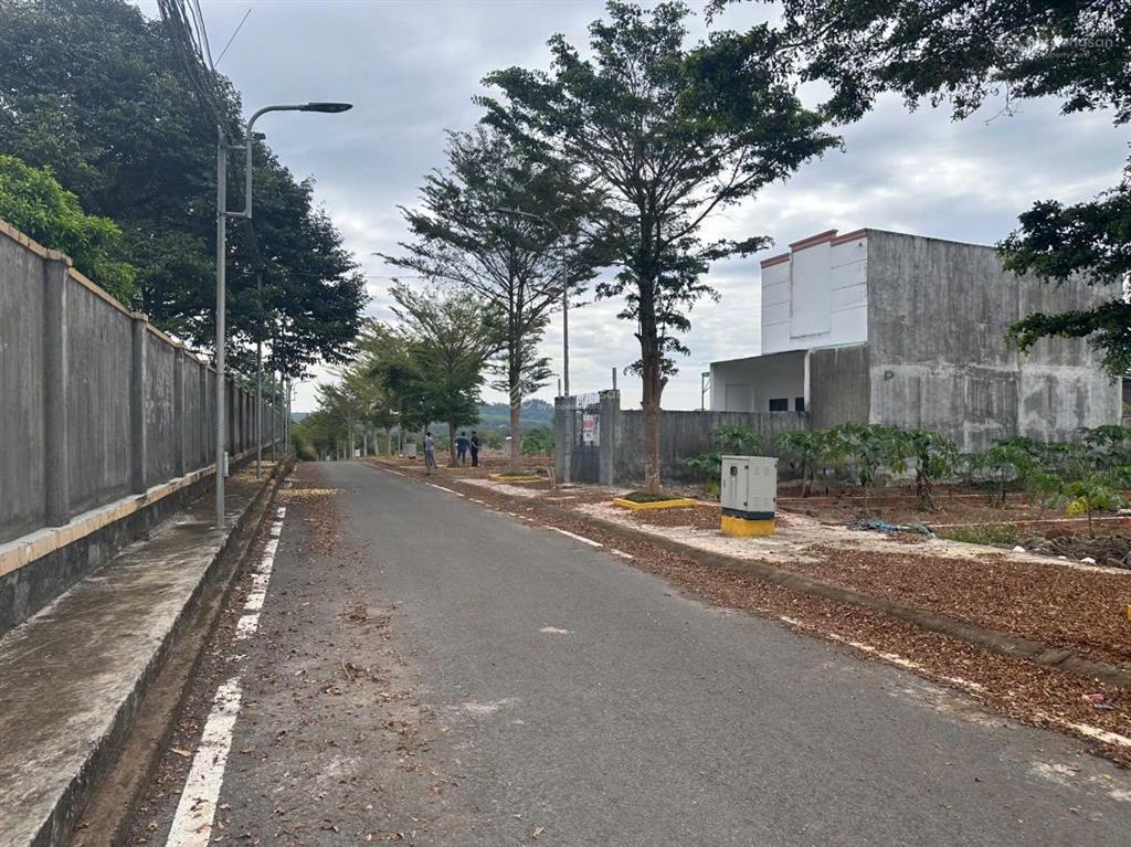 Chính chủ cần bán 185 m2 đất góc 2 mt xuân lập  hàng gòn long khánh khu happy land giá 3,3 tỷ