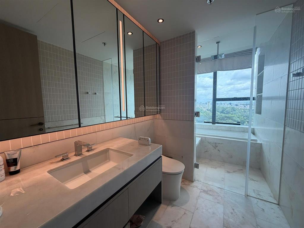 Bán 1 trong 4 căn hộ 2pn đẹp dự án the grand marina, căn góc 107,5 m2 full nội thất, chốt 42 tỷ
