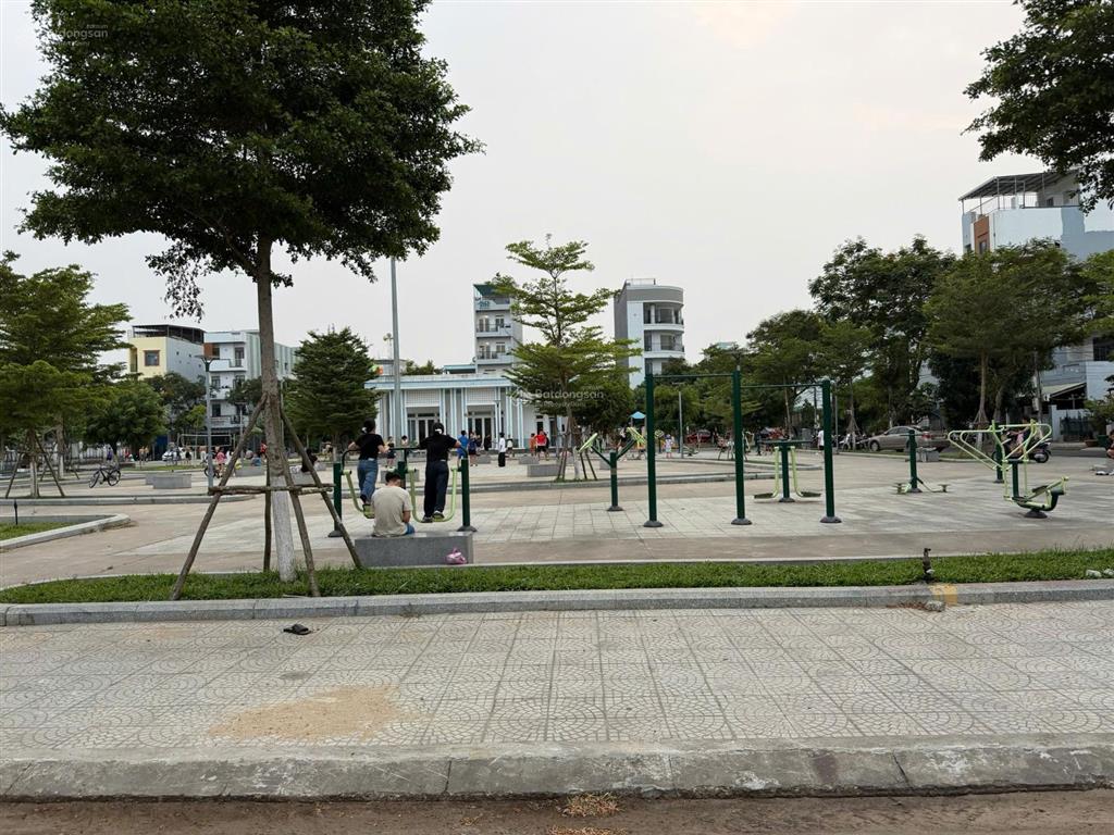 Bán đất đông trà 8 đối diện công viên ngay làng đại học, 102.8m2 xd 7 tầng và giá trị sử dụng cao