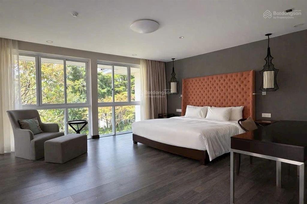 Bán villa biển mỹ khê  giá 3x tỷ khó kiếm ra căn thứ 2  premier village 300m² sổ lâu dài
