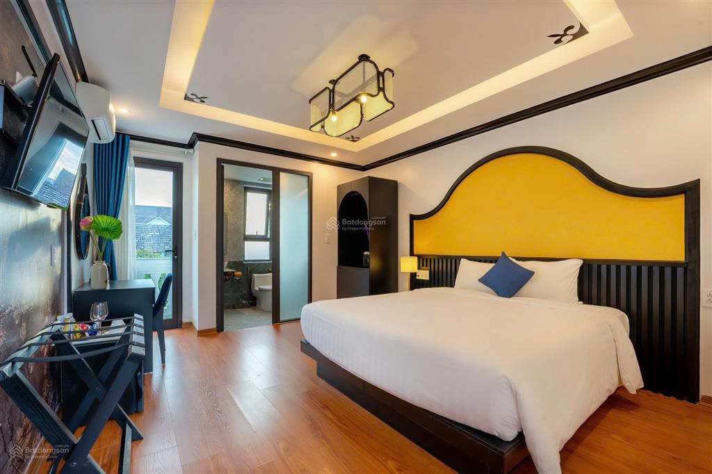 Bán gấp tòa khách sạn 2mt 1400m2 đẹp xuất sắc ngay sát phố cổ, hội an mặt tiền 40m dòng tiền 1,5 tỷ