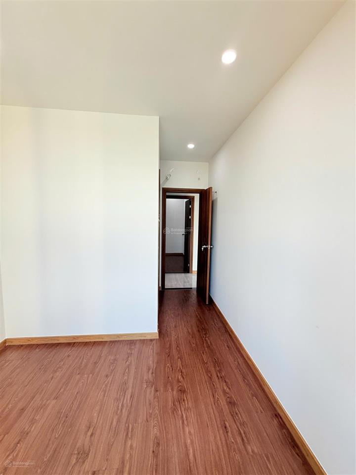 Ngộp bank bán gấp 2pn bcons green topaz giá 2tỷ250 giá tốt nhất thị trường.  0931 244 ***