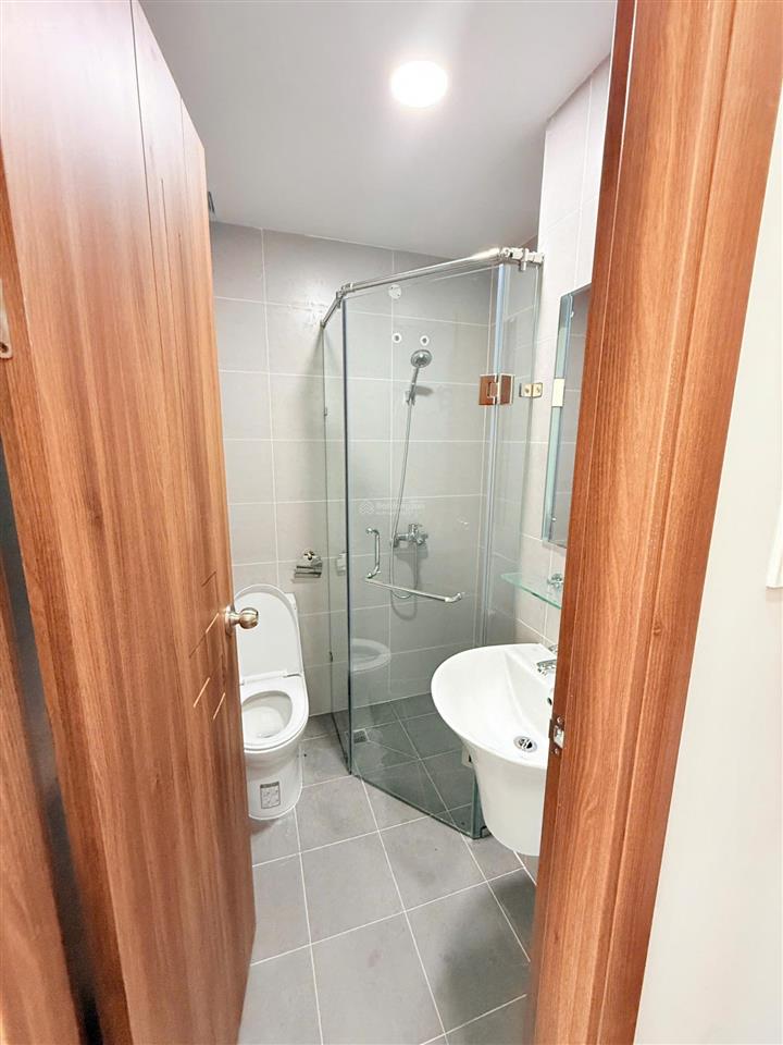 Ngộp bank bán gấp 2pn bcons green topaz giá 2tỷ250 giá tốt nhất thị trường.  0931 244 ***