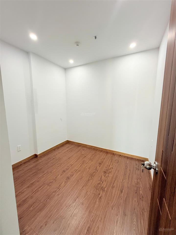 Ngộp bank bán gấp 2pn bcons green topaz giá 2tỷ250 giá tốt nhất thị trường.  0931 244 ***