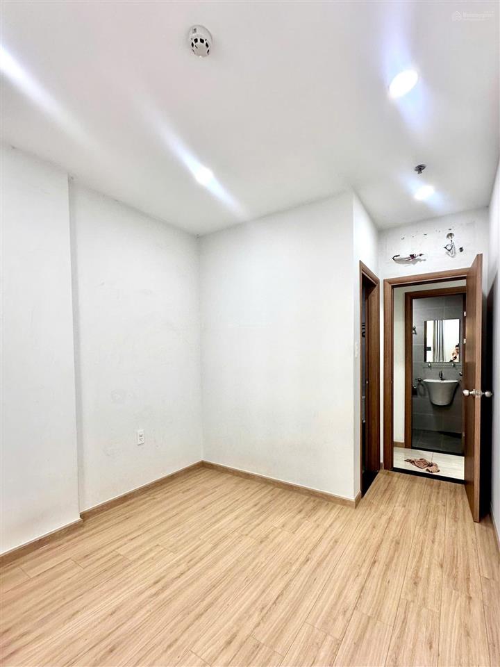Bán nhanh căn 2pn/2wc bcons green view giá 2,1 tỷ tầng thấp view hồ bơi  0931 244 ***