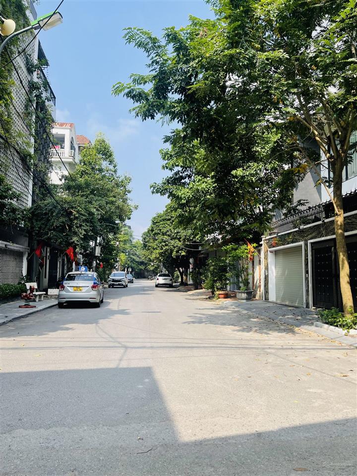 Bán nhà đẹp dân xây phố lâm hạ 110m xây 80m 3 thoáng. gần cầu trần hưng đạo. 23,5 tỉ. 0943 827 ***
