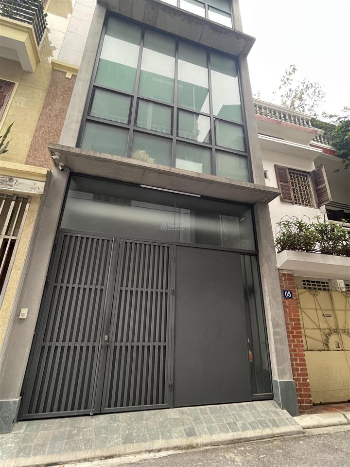Bán nhà đẹp 6 tầng thang máy phố bồ đề view hồ. 50m full nt 14,9 tỉ. ngõ oto tránh. 0943 827 ***