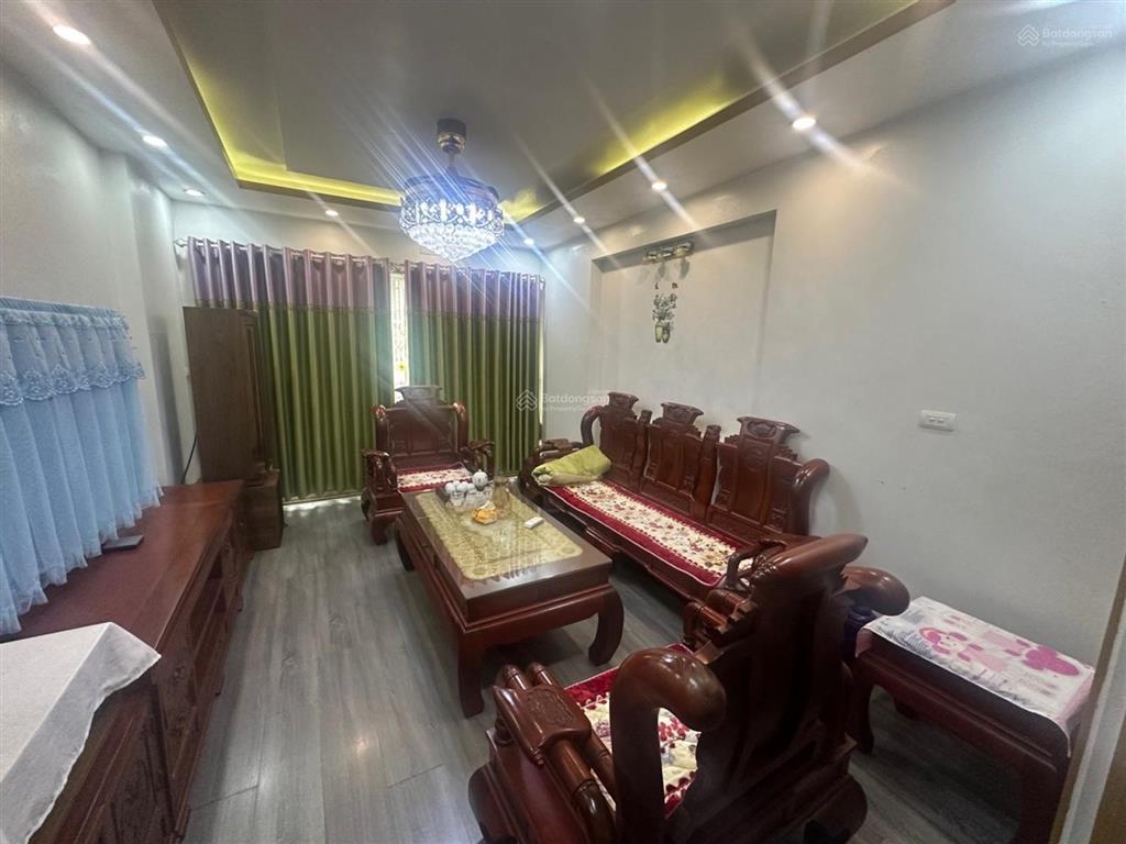 Bán nhà phân lô quân đội a38 ngõ 163 tư đình. 35m 4 tầng 5,5 tỉ. 2 nhà ra đg oto tránh. 0943 827 ***