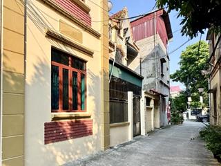 Bán nhà khu gia thuỵ, dân xây 4 tầng phố nguyễn văn cừ. 50m lô góc tổng 4 ngủ. 8,8 tỉ. 0943 827 ***