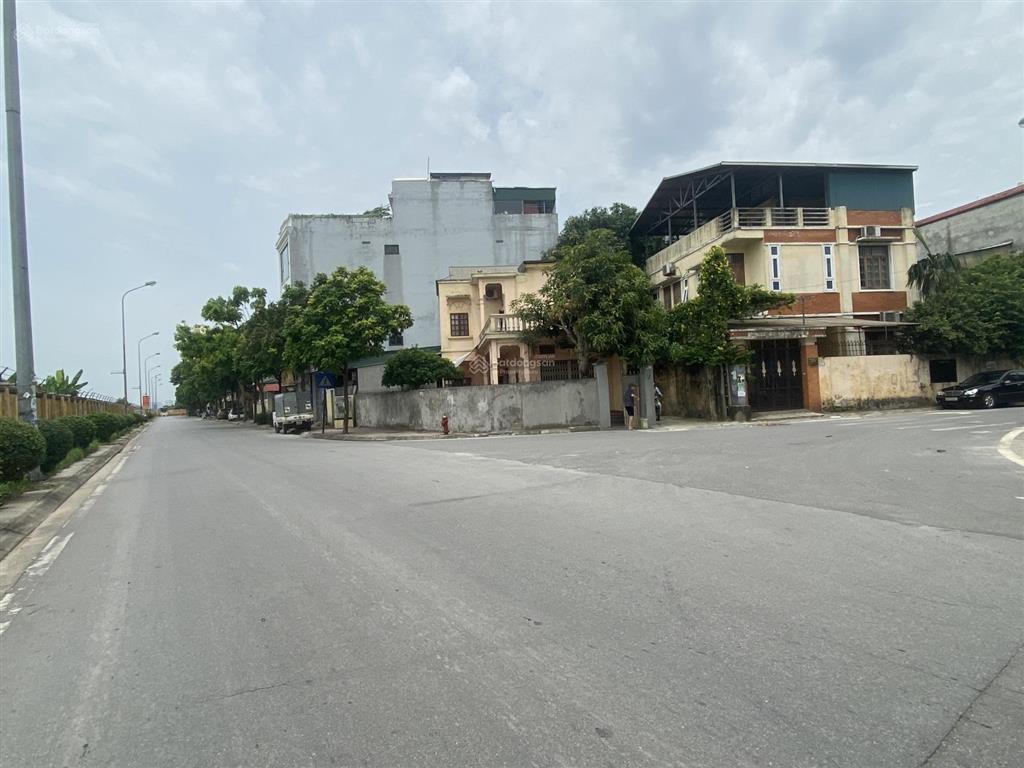 Bán 110m đất mặt ngõ 640 nguyễn văn cừ. đường lớn kinh doanh to như phố. chủ nhiệt bán. 0943 827 ***