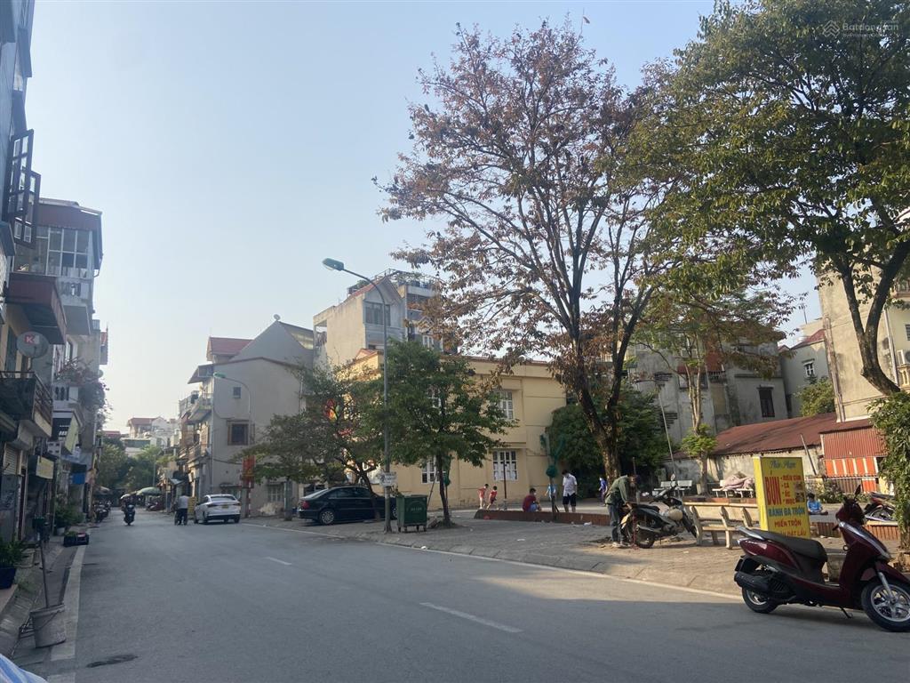 Bán đất tặng nhà cấp 4 110m2 mặt ngõ 640 phố nguyễn văn cừ. đường lớn kinh doanh. 19 tỉ. 0943 827 ***