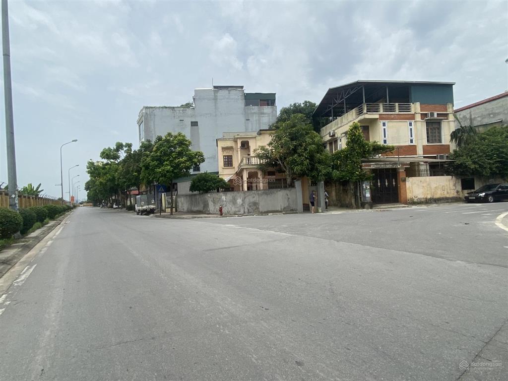 Bán đất tặng nhà cấp 4 110m2 mặt ngõ 640 phố nguyễn văn cừ. đường lớn kinh doanh. 19 tỉ. 0943 827 ***