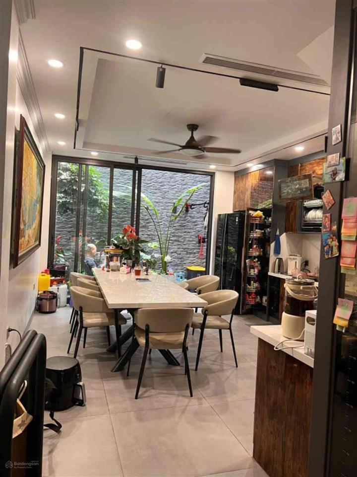 Bán nhà đẹp dân xây 6 tầng 2 thoáng, đường oto tránh tại phố bồ đề. 80m2 mt gần 5m. 0943 827 ***