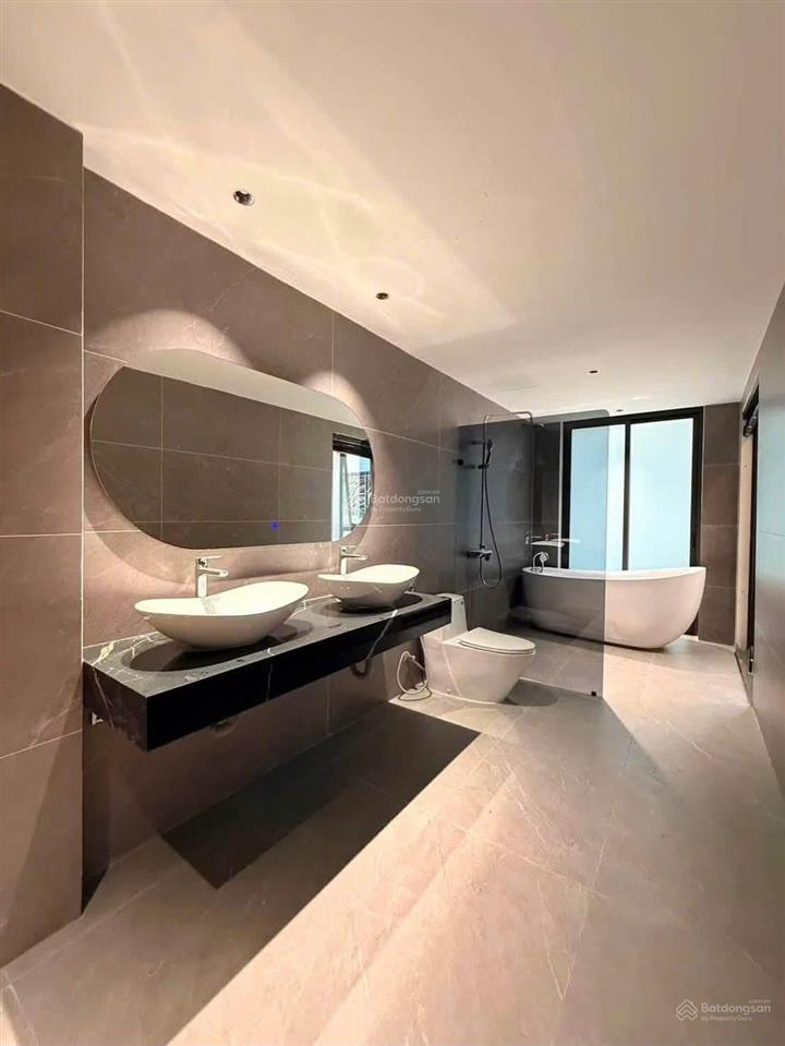 Bán nhà đẹp 7 tầng thang máy phố nguyễn sơn. phân lô 85m mt 7,6m. gara 2 oto. 25 tỉ. 0943 827 ***