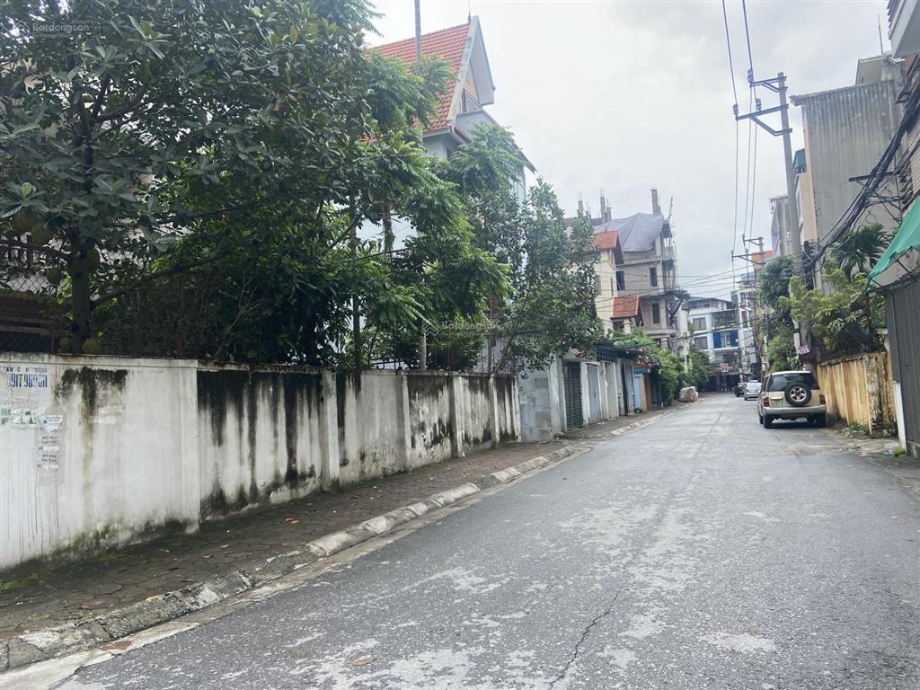 Bán đất mặt ngõ 117 nguyễn sơn 3 làn oto tránh sau cục hàng không. phân lô 75m. 23,5 tỉ. 0943 827 ***