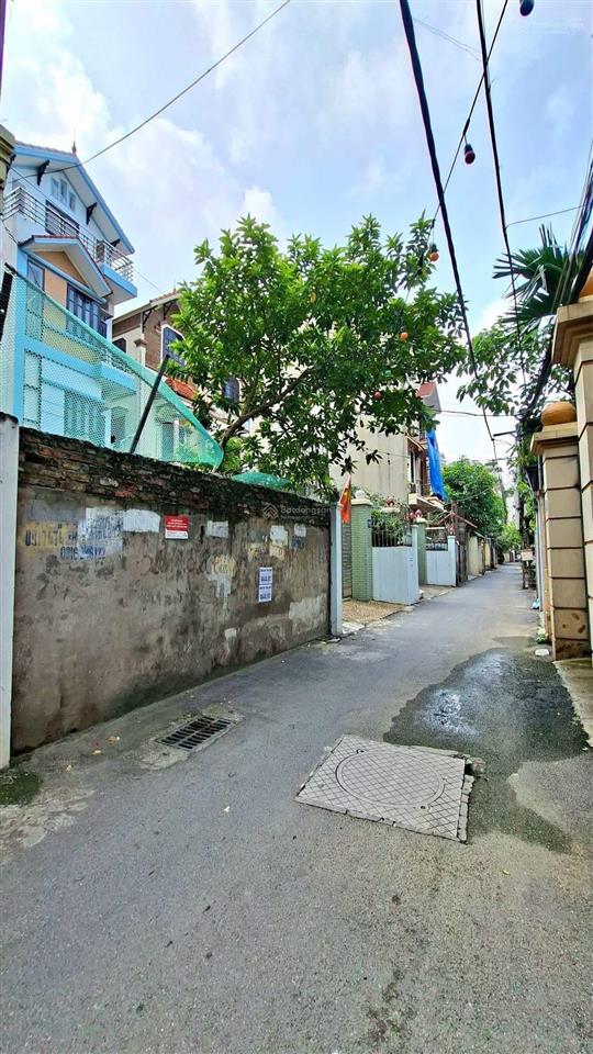Chủ f0 bán đất phố hồng tiến thông hồ bồ đề. 50m 7 tỉ. ko quy hoạch. 3 nhà ra mặt phố. 0943 827 ***