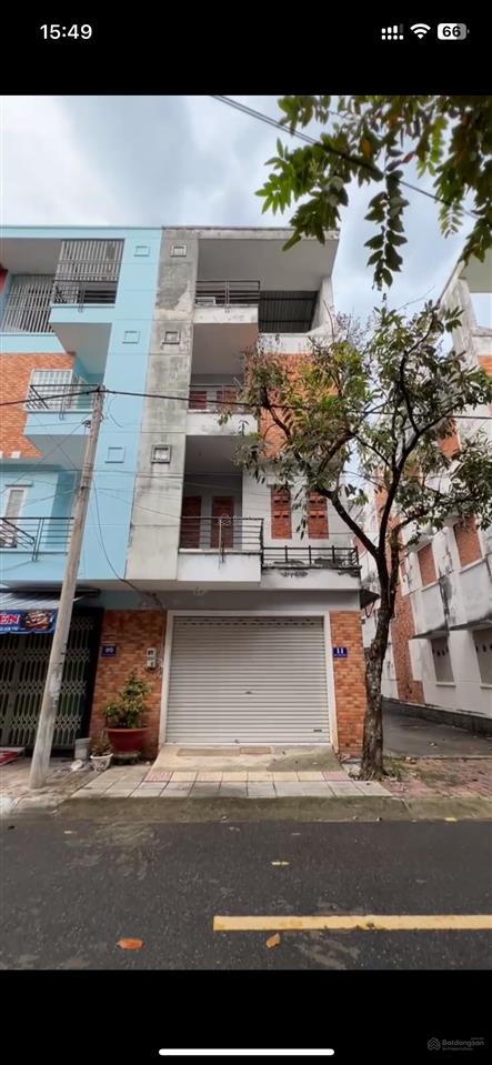 Nhà 1 trệt 3 lầu. ngay sân vận động bà rịa, 5x20m full tc