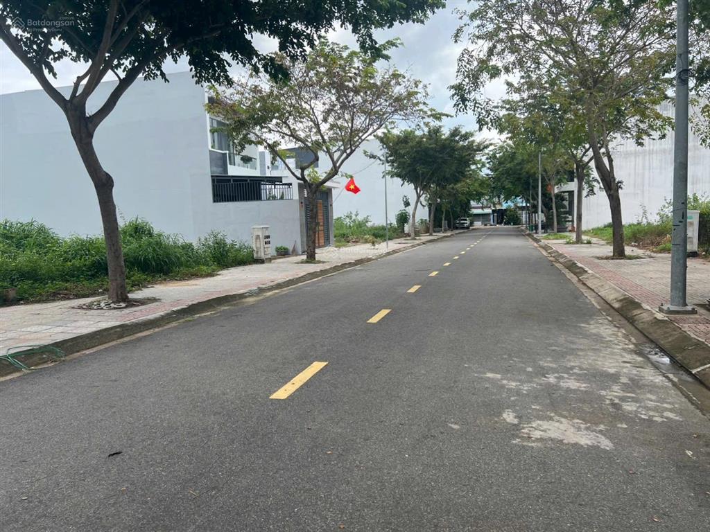Nhà 1 trệt 3 lầu. ngay sân vận động bà rịa, 5x20m full tc