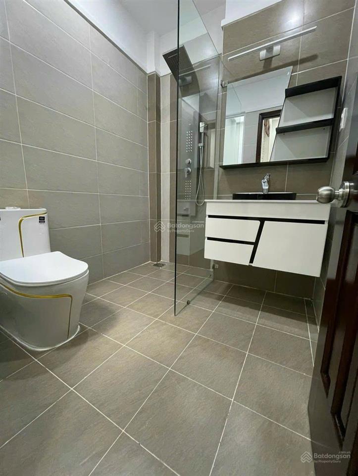 Cho thuê nhà mt 264a hoàng văn thụ, phường 4, quận tân bình kế bên vòng xoay lăng cha cả