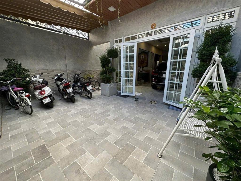 Cần cho thuê gấp biệt thự góc 2mt 182/9a lê văn sỹ, phường 10, q. phú nhuận