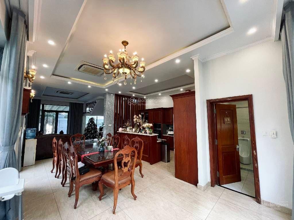 Bán biệt thự 200m2, đường đặng thuỳ trâm, phường bình lợi trung, bình thạnh, giá chỉ 30 tỷ