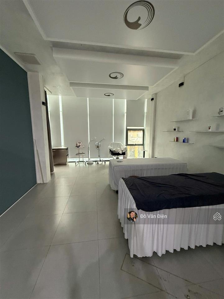 Cho thuê nhà mặt phố đào tấn 60m x 4 tầng mặt tiền gần 5m. hàng ăn , siêu thị, spa, vị trí hiếm !