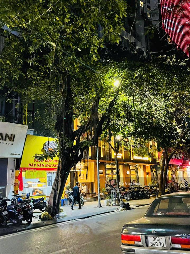 Độc quyền cho thuê nhà mặt phố huỳnh thúc kháng 160m x 2 tầng, mặt tiền 12m, call em ngày kẻo lỡ mb