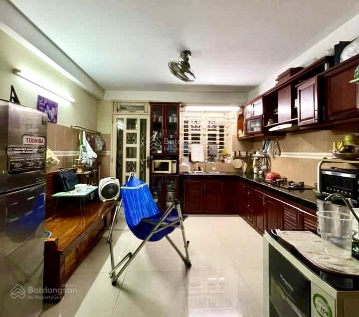 Bán nhà mặt tiền 3 tầng khu tên lửa