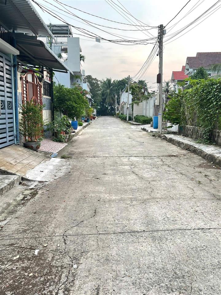 Nhà bình nhâm lái thiêu giá 4,99ty
