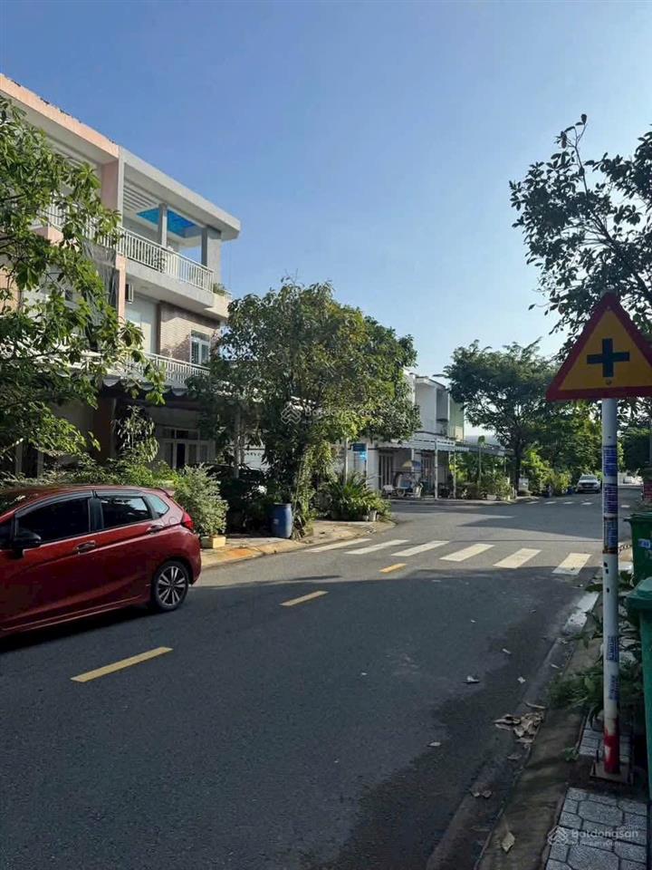 Nhà 2 lầu sân thượng bình nhâm lái thiêu chỉ 4,8 tỷ