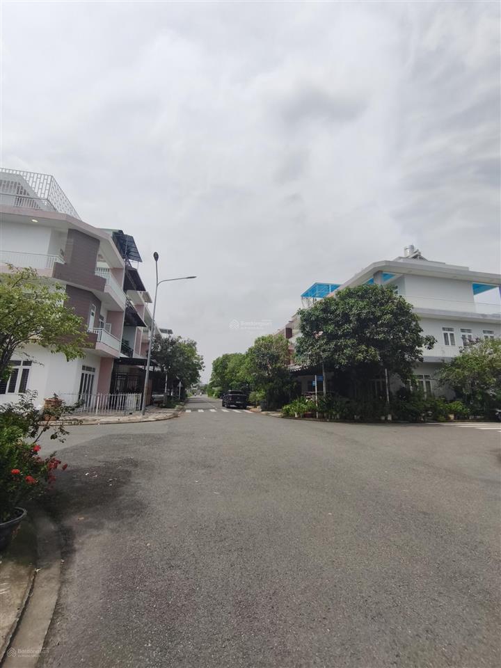 Nhà 2 lầu sân thượng bình nhâm lái thiêu chỉ 4,8 tỷ
