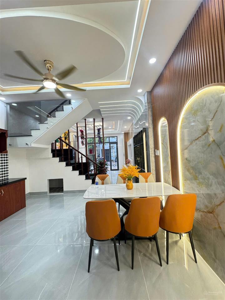 Bán nhà khu osaka thạnh xuân 52, dt 54m2, 4pn, đường lớn 12m, nhà full nội thất