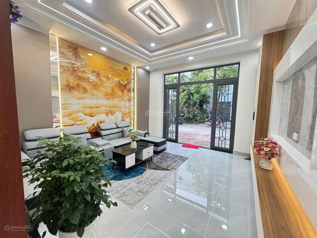 Bán nhà khu osaka thạnh xuân 52, dt 54m2, 4pn, đường lớn 12m, nhà full nội thất