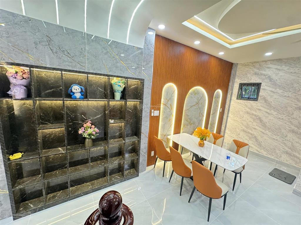 Bán nhà khu osaka thạnh xuân 52, dt 54m2, 4pn, đường lớn 12m, nhà full nội thất