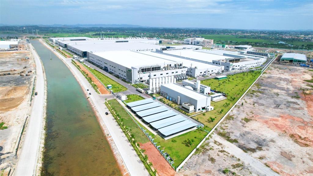 Bán đất mặt đường đối diện cây xăng sông khoai, giá vô cùng yêu thương