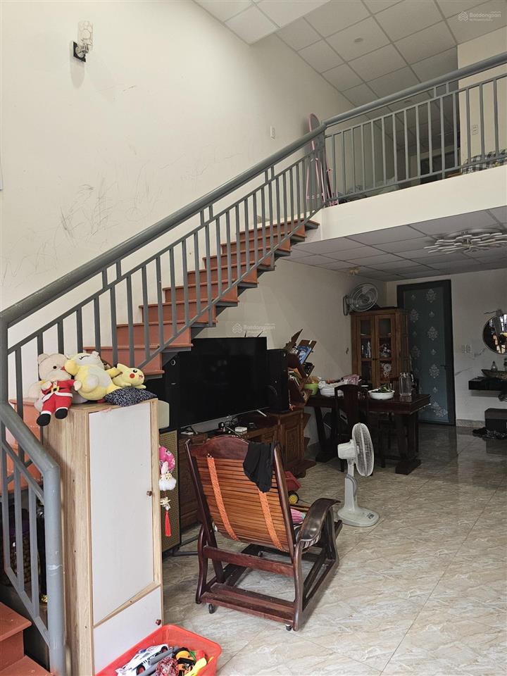 Bán gấp nhà mặt tiền đồng khởi bmt