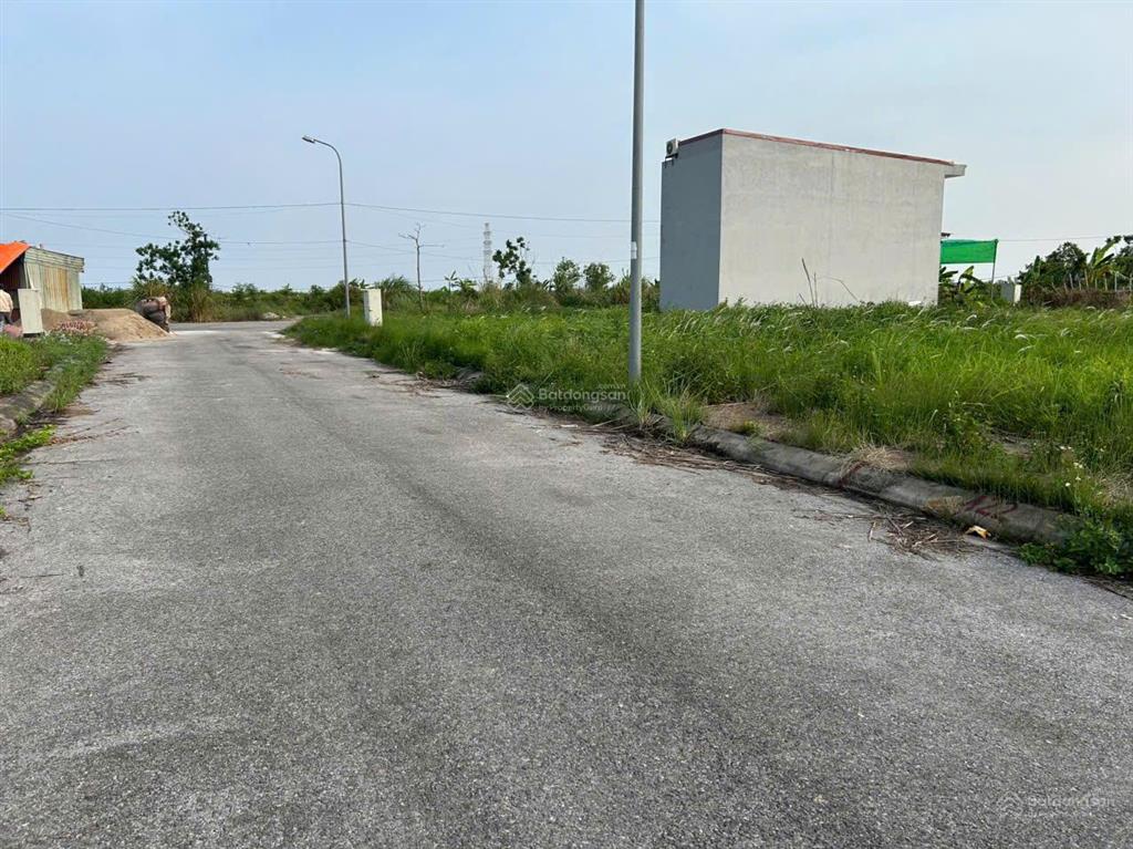 Chính chủ bán gấp lô đất tđc tràng cát. diện tích 40m2. vỉa hè 3m. đất không lỗi gì