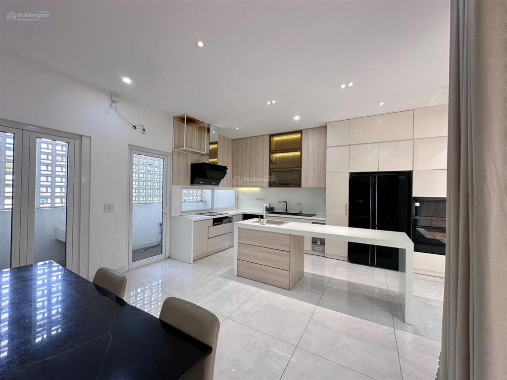 Bán gấp căn biệt thự thăng long 150m2 ngang 7m đ.16m hướng đông nam  3tầng full nội thất cao cấp