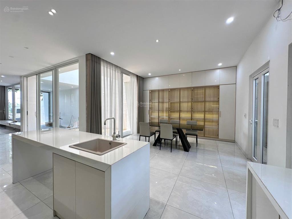 Bán gấp căn biệt thự thăng long 150m2 ngang 7m đ.16m hướng đông nam  3tầng full nội thất cao cấp